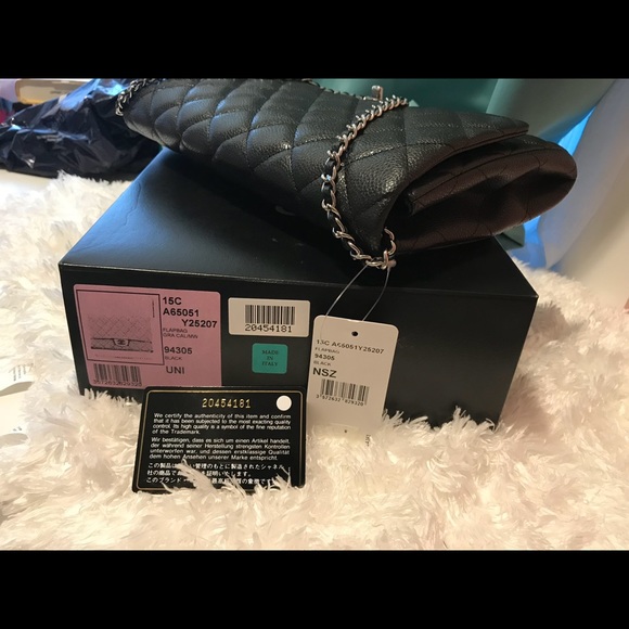 Chanel clutch new condition - Picture 6 of 7